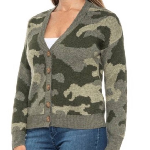 Lucky Brand Sweaters - Lucky Brand Camouflage V-neck Cardigan Sweater Size Medium